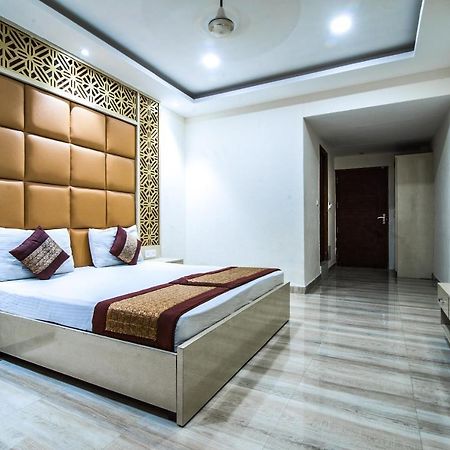 Capital O Hotel Orchid Garden Near Satyam Inox Patel Nagar New Delhi Exterior photo