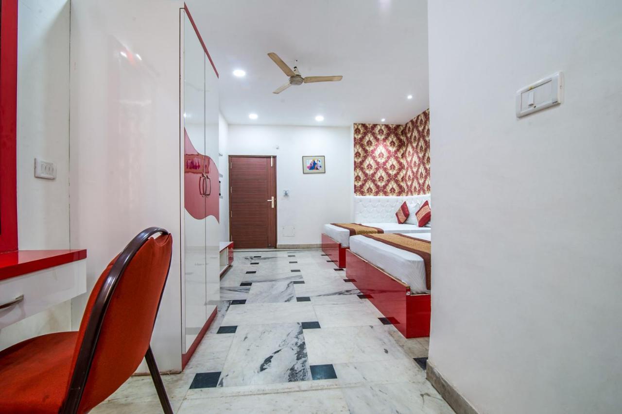 Capital O Hotel Orchid Garden Near Satyam Inox Patel Nagar New Delhi Exterior photo