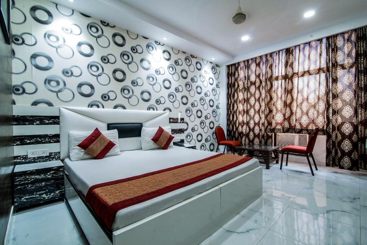 Capital O Hotel Orchid Garden Near Satyam Inox Patel Nagar New Delhi Exterior photo