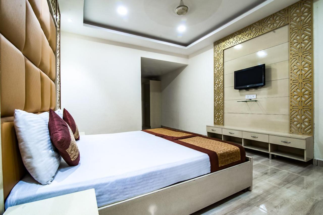 Capital O Hotel Orchid Garden Near Satyam Inox Patel Nagar New Delhi Exterior photo